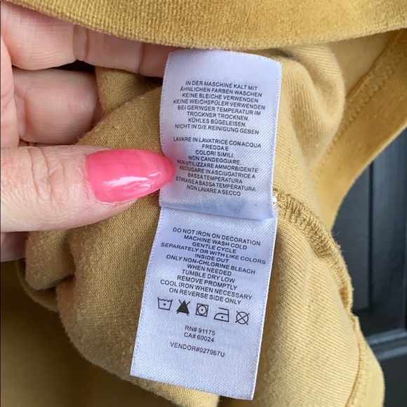 *SOLD* FILA Velvet t-shirt - Picture 6 of 8